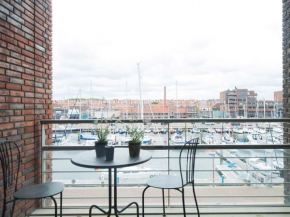 Sea view Apartment in Den Haag with Balcony